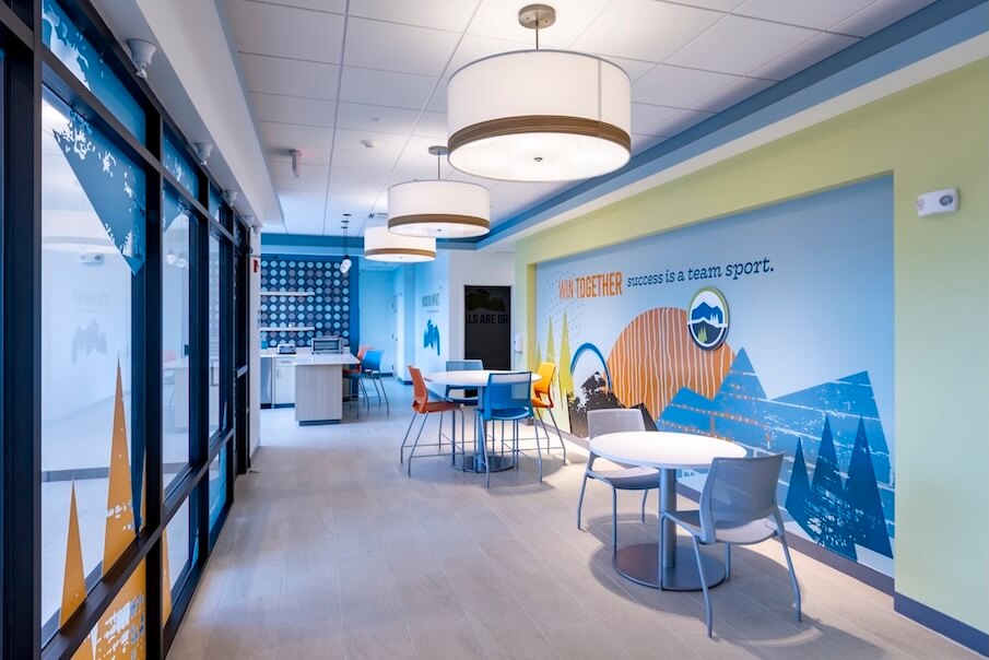 bank-credit-union-headquarters-wall-graphics.jpg